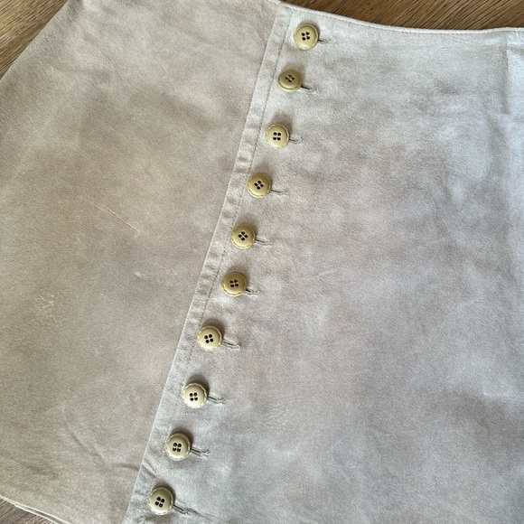 1990s vintage real suede tan mini skirt, size 13/14 - Picture 2 of 6